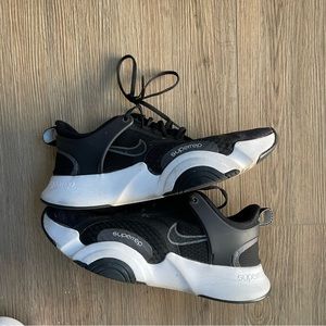 Black Nike Superrep